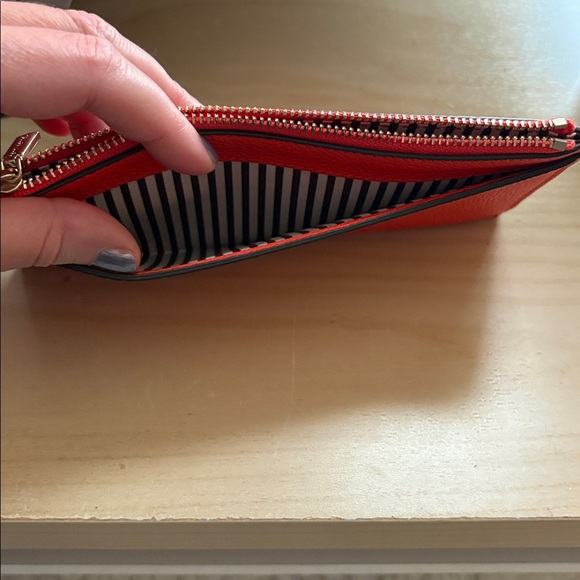 Henri Bendel banklet wallet - Picture 3 of 8